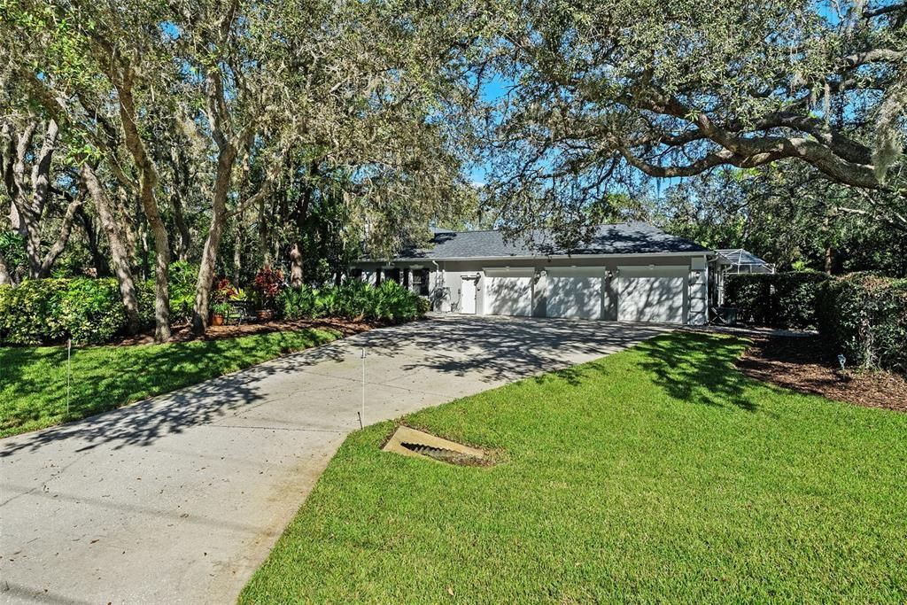 Active With Contract: $950,000 (4 beds, 3 baths, 3808 Square Feet)