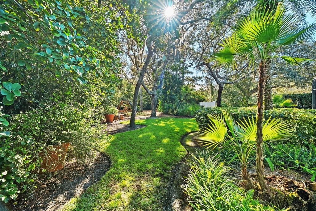 Active With Contract: $950,000 (4 beds, 3 baths, 3808 Square Feet)