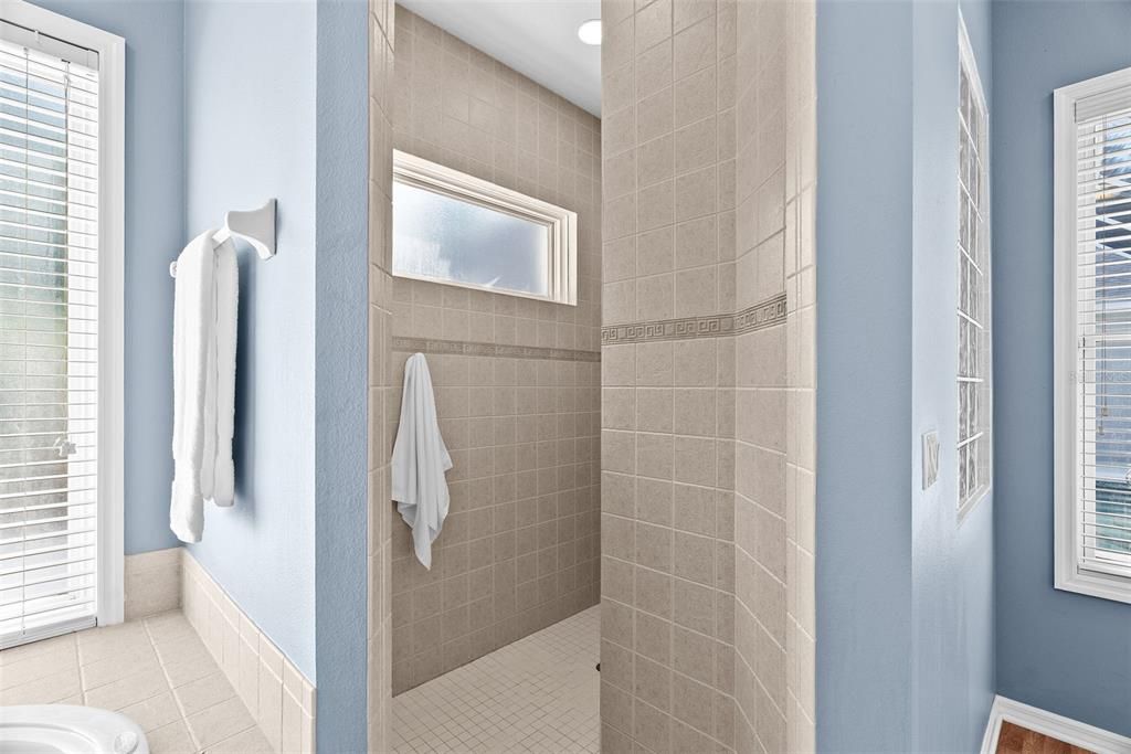 Active With Contract: $950,000 (4 beds, 3 baths, 3808 Square Feet)