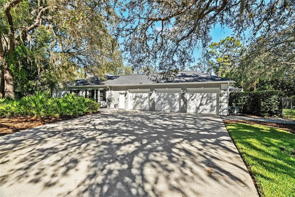 Active With Contract: $950,000 (4 beds, 3 baths, 3808 Square Feet)