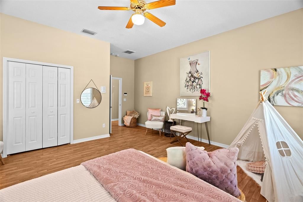 Active With Contract: $950,000 (4 beds, 3 baths, 3808 Square Feet)