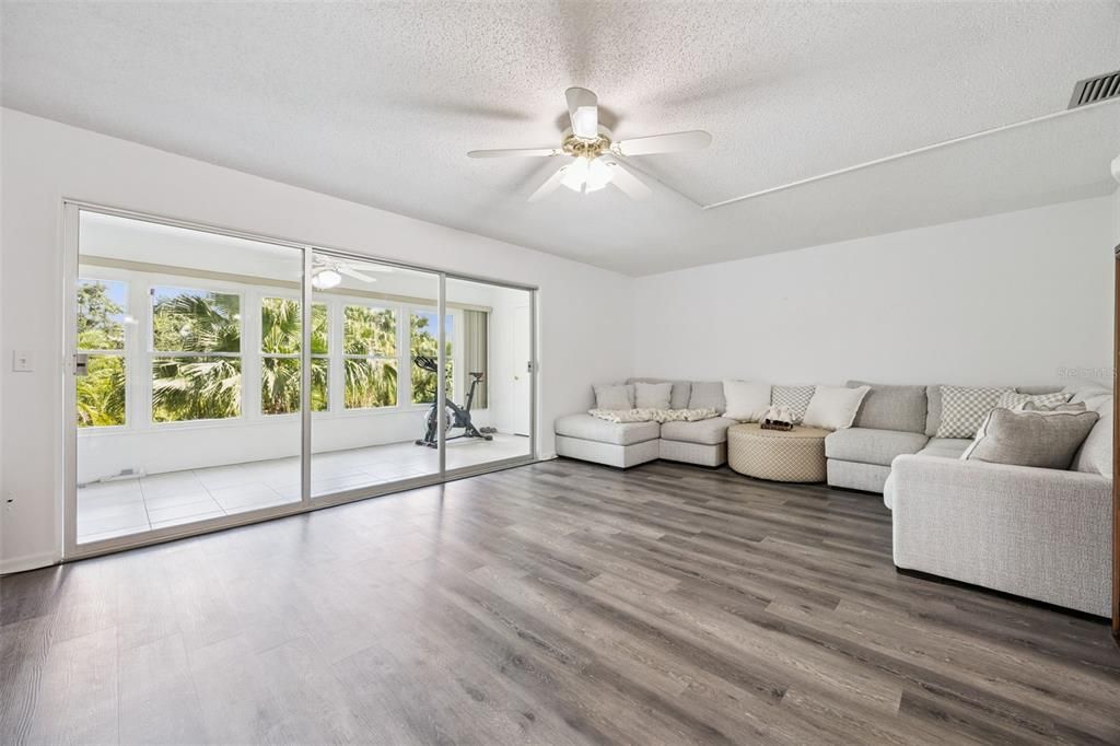 En Venta: $123,000 (2 camas, 2 baños, 1378 Pies cuadrados)