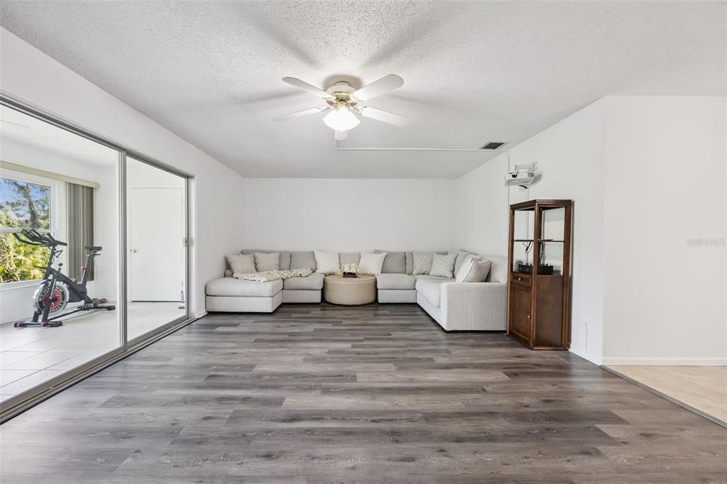 En Venta: $123,000 (2 camas, 2 baños, 1378 Pies cuadrados)