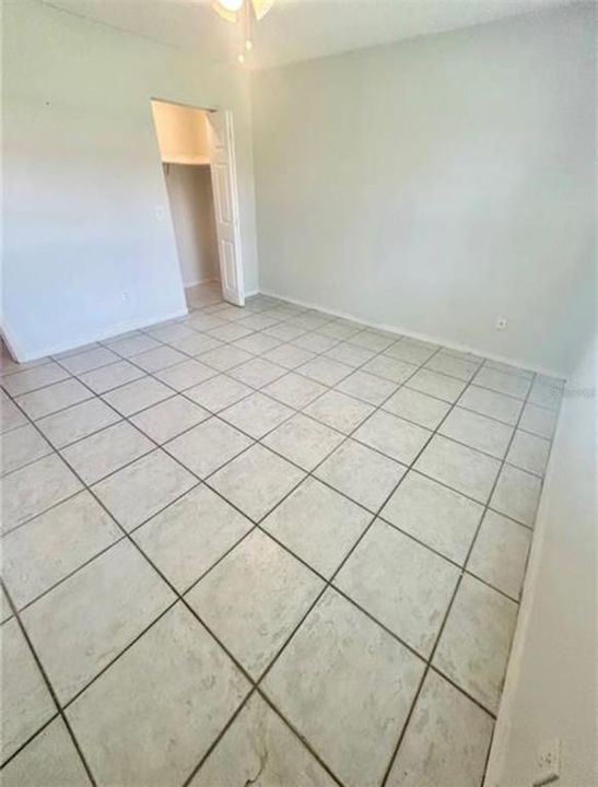 На продажу: $229,900 (2 спален, 2 ванн, 960 Квадратных фут)