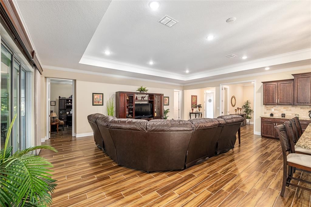 待售: $585,000 (3 贝兹, 2 浴室, 2648 平方英尺)