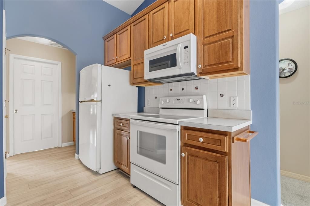 For Sale: $330,000 (3 beds, 2 baths, 1814 Square Feet)