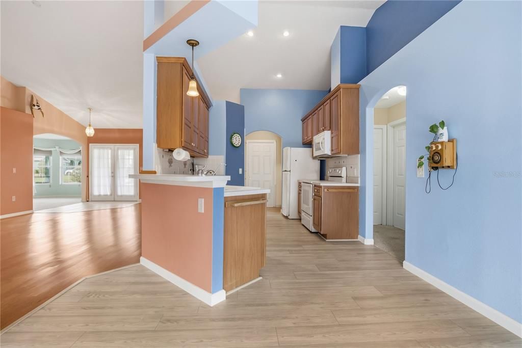 For Sale: $330,000 (3 beds, 2 baths, 1814 Square Feet)