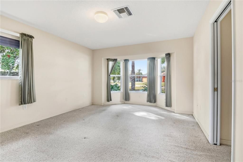 For Sale: $330,000 (3 beds, 2 baths, 1814 Square Feet)