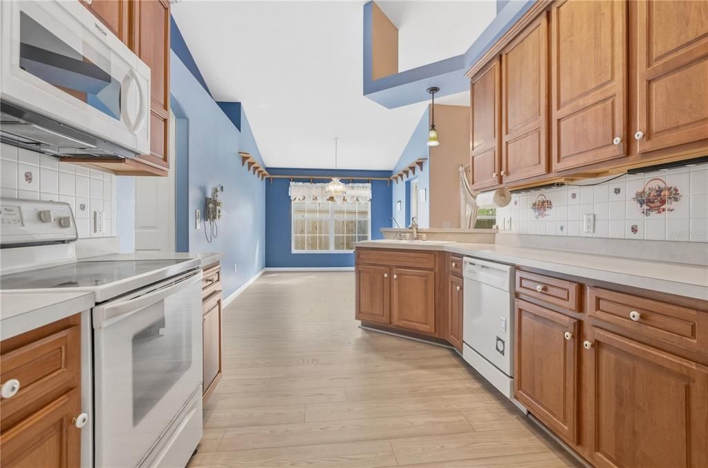 For Sale: $330,000 (3 beds, 2 baths, 1814 Square Feet)