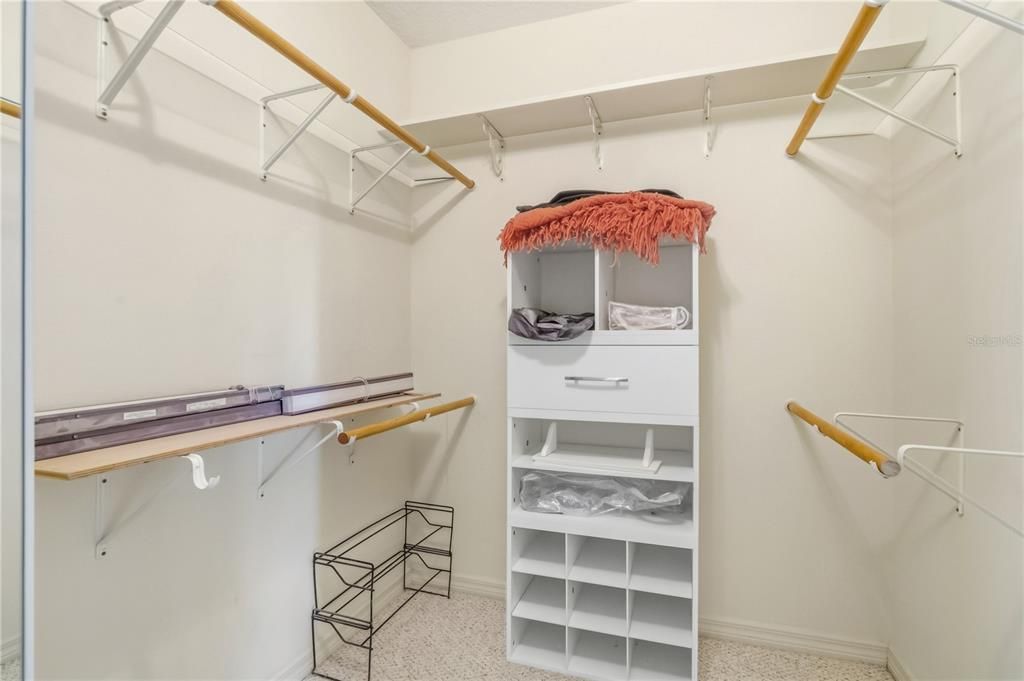 For Sale: $330,000 (3 beds, 2 baths, 1814 Square Feet)