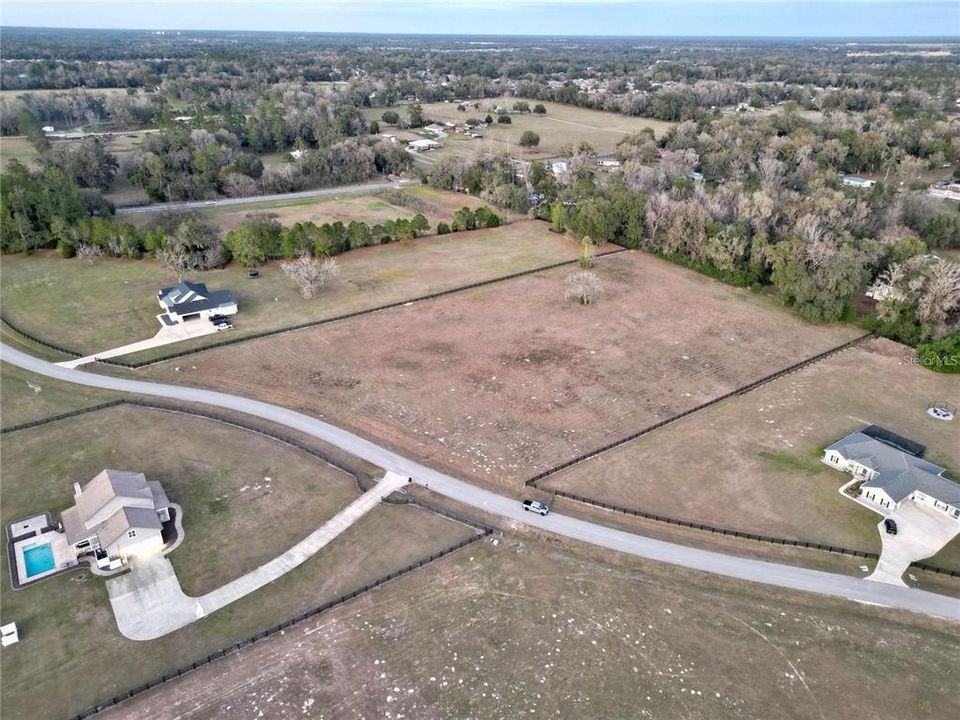 На продажу: $299,000 (5.24 acres)