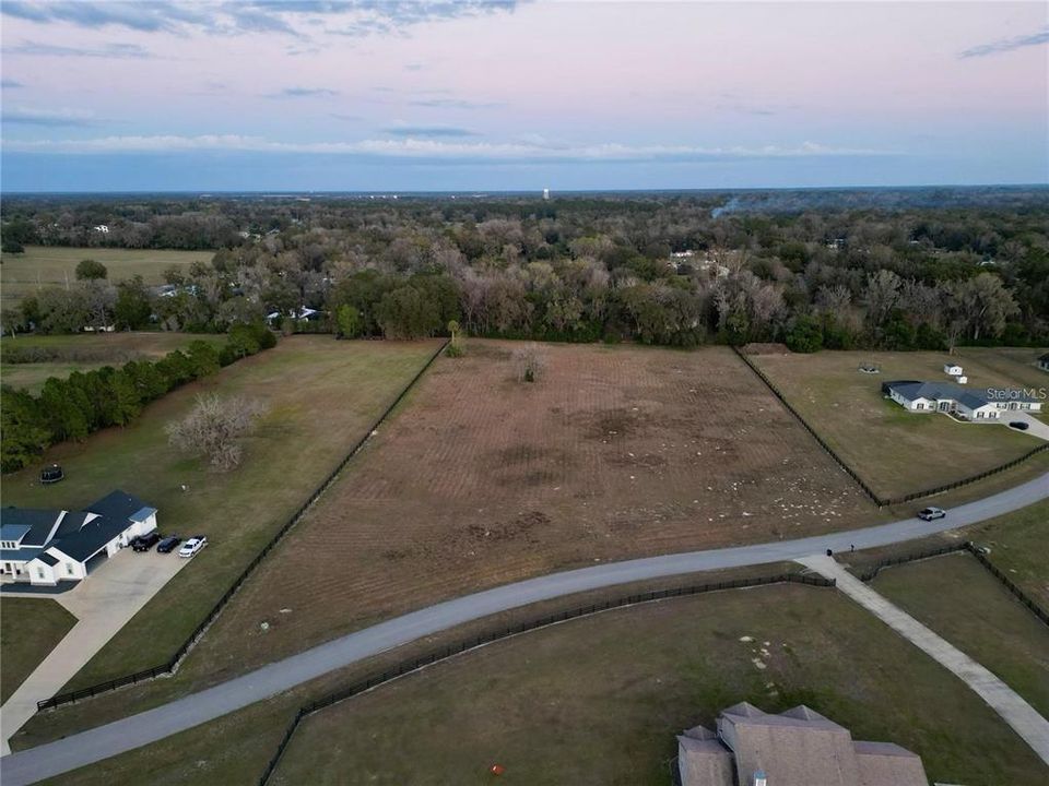 На продажу: $299,000 (5.24 acres)