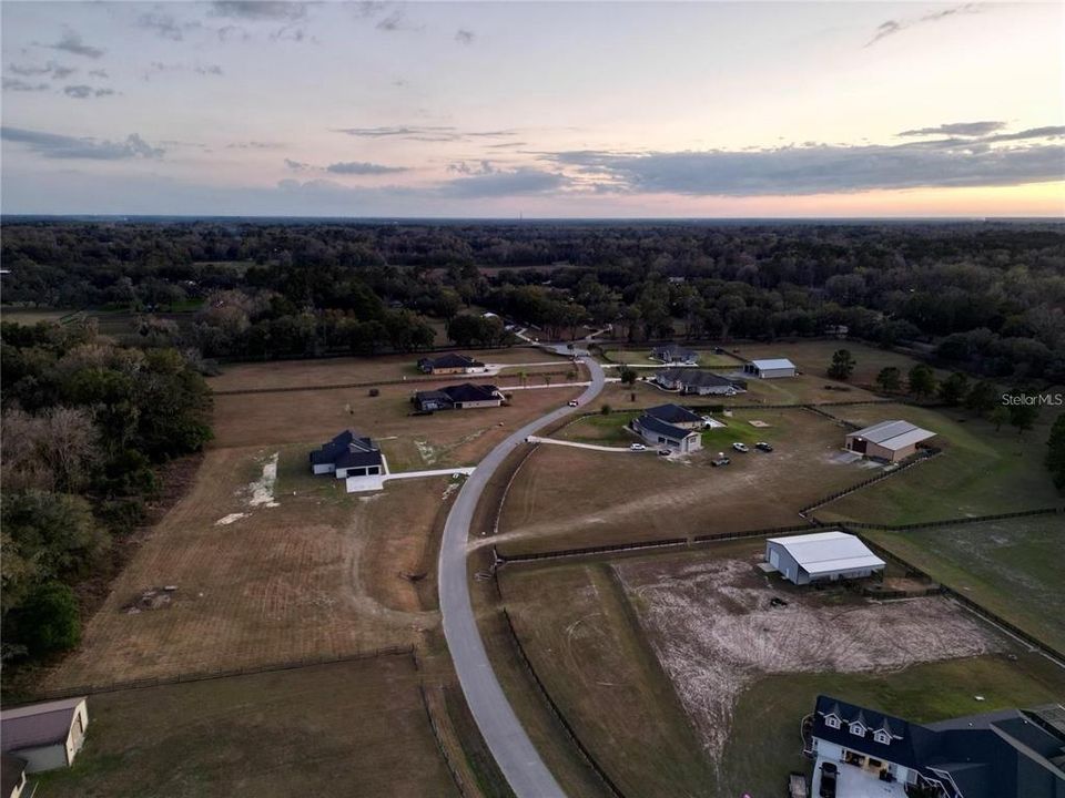 На продажу: $299,000 (5.24 acres)