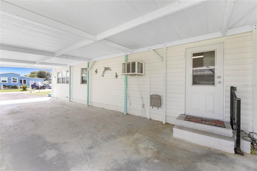 待售: $99,900 (2 贝兹, 1 浴室, 708 平方英尺)