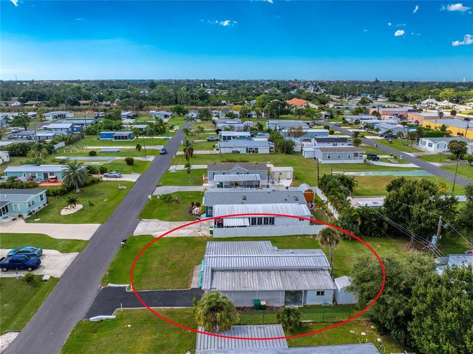 待售: $99,900 (2 贝兹, 1 浴室, 708 平方英尺)