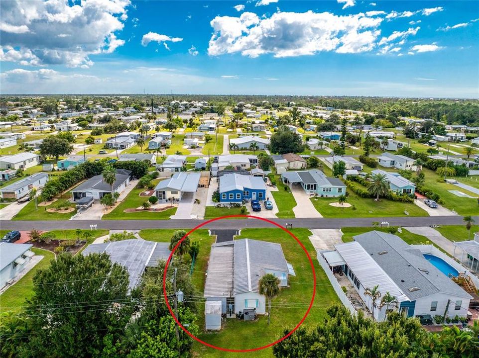 待售: $99,900 (2 贝兹, 1 浴室, 708 平方英尺)