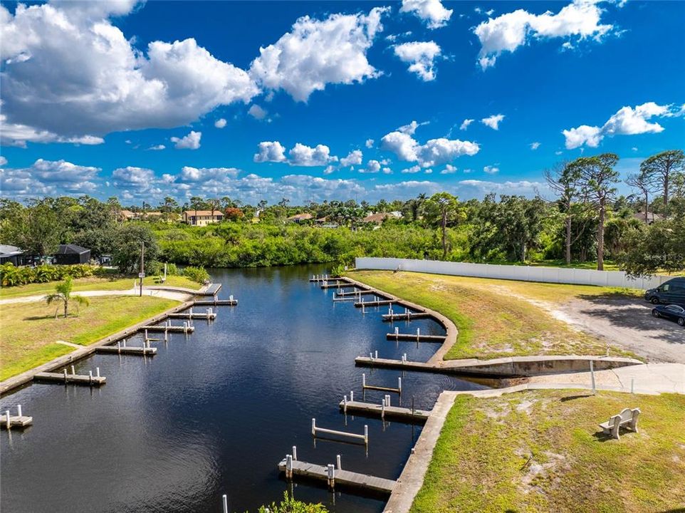 待售: $99,900 (2 贝兹, 1 浴室, 708 平方英尺)