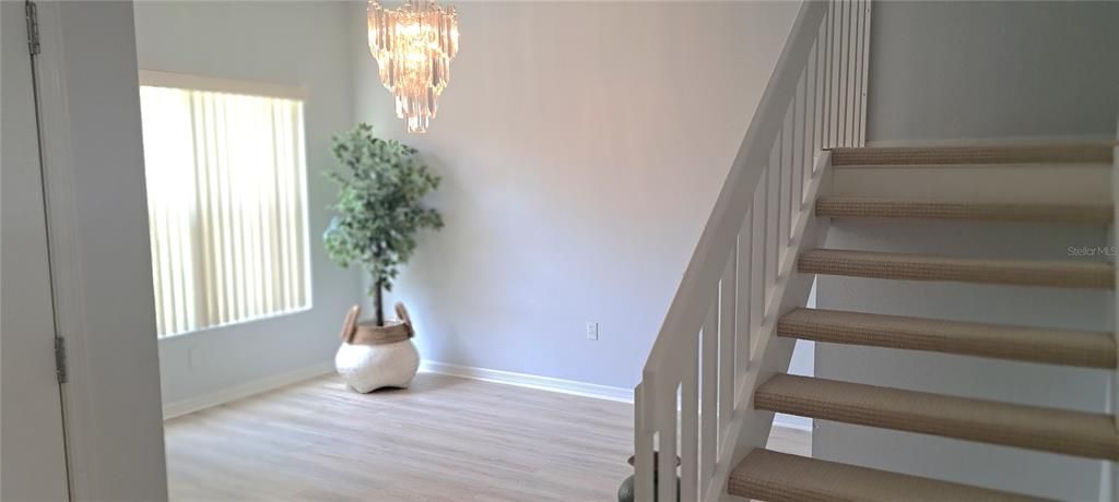 待售: $359,000 (4 贝兹, 2 浴室, 2600 平方英尺)