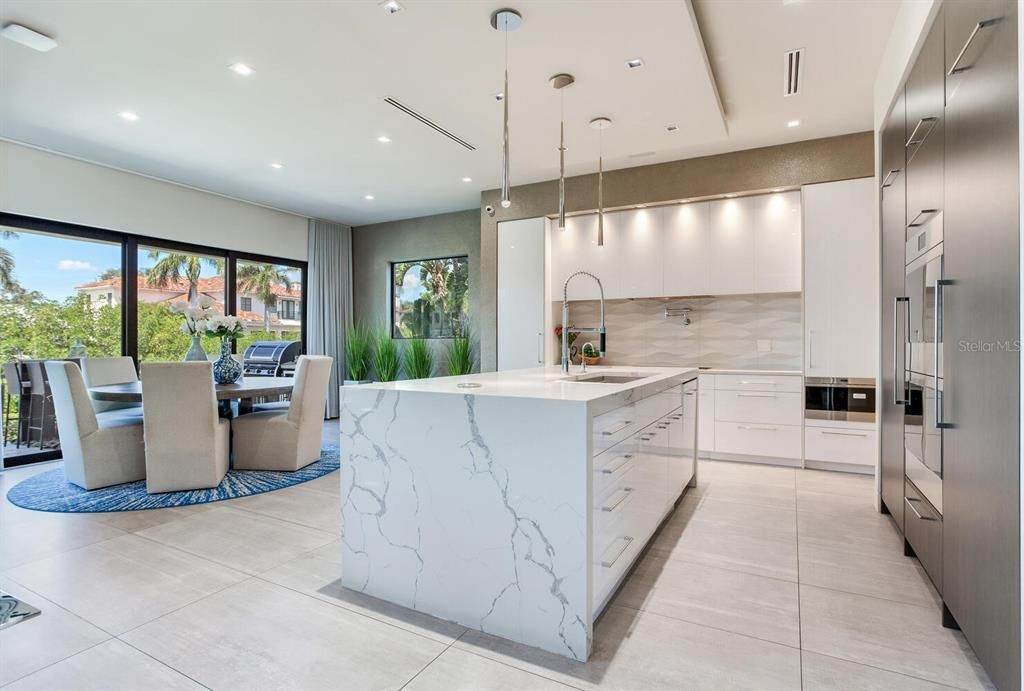 En Venta: $7,890,000 (6 camas, 6 baños, 7250 Pies cuadrados)