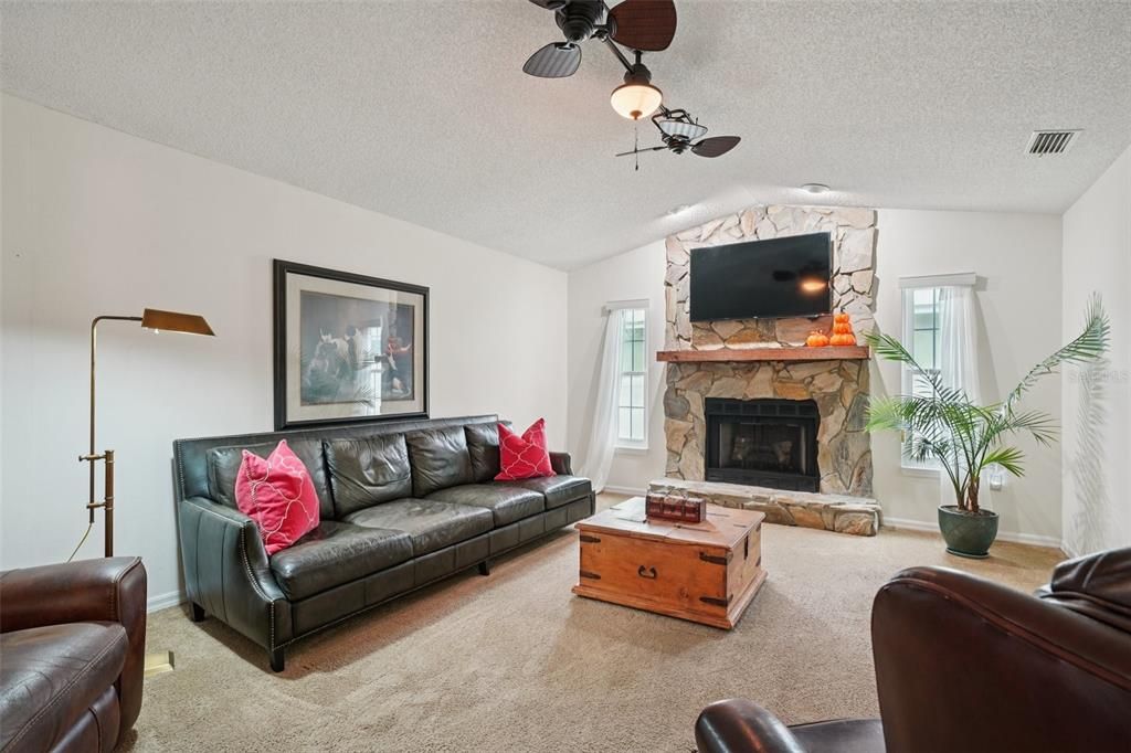 For Sale: $449,000 (4 beds, 2 baths, 2606 Square Feet)