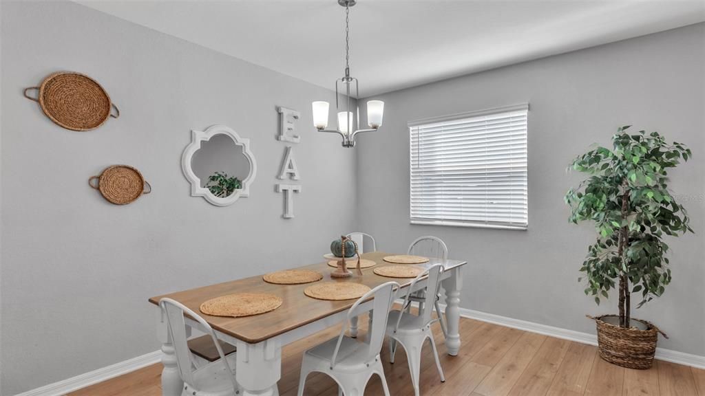 待售: $464,900 (6 贝兹, 3 浴室, 3200 平方英尺)