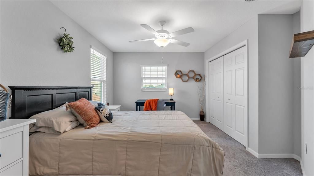 待售: $464,900 (6 贝兹, 3 浴室, 3200 平方英尺)