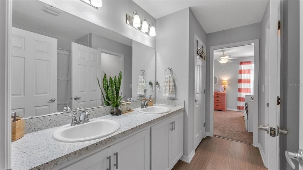 待售: $464,900 (6 贝兹, 3 浴室, 3200 平方英尺)