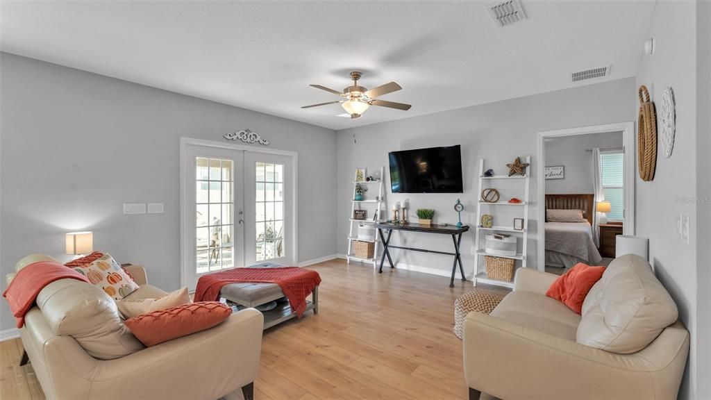 待售: $464,900 (6 贝兹, 3 浴室, 3200 平方英尺)