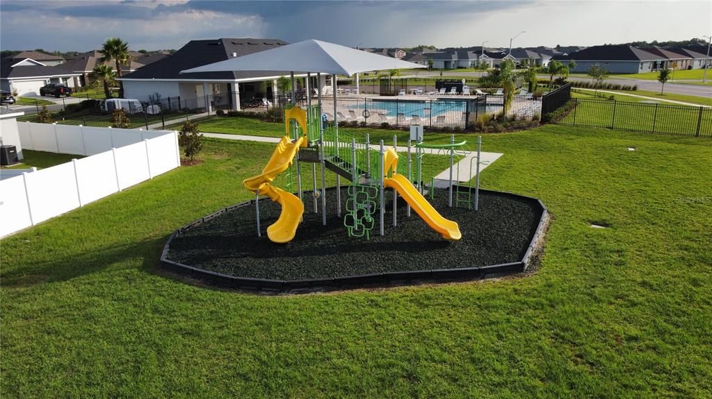 待售: $464,900 (6 贝兹, 3 浴室, 3200 平方英尺)