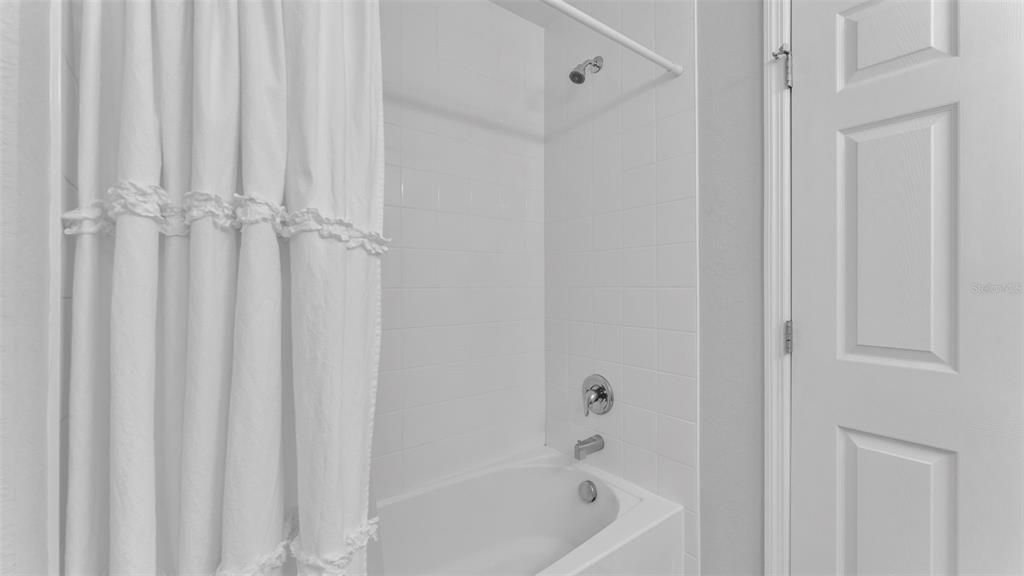 待售: $464,900 (6 贝兹, 3 浴室, 3200 平方英尺)