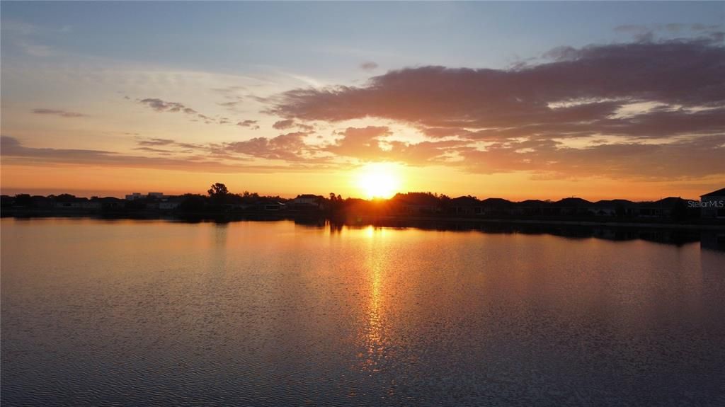 待售: $464,900 (6 贝兹, 3 浴室, 3200 平方英尺)