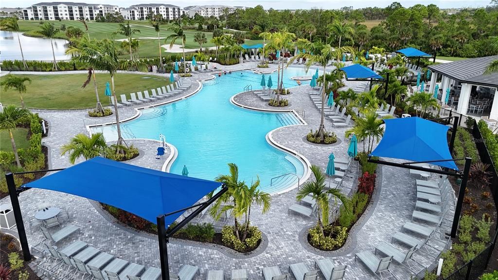 合同活跃: $279,900 (2 贝兹, 2 浴室, 1124 平方英尺)