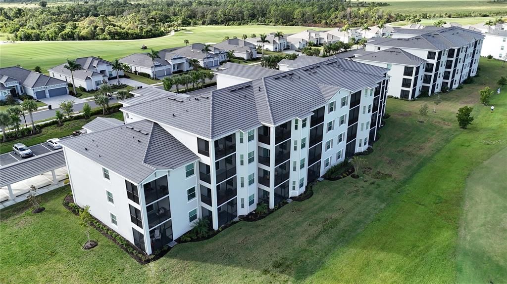 合同活跃: $279,900 (2 贝兹, 2 浴室, 1124 平方英尺)