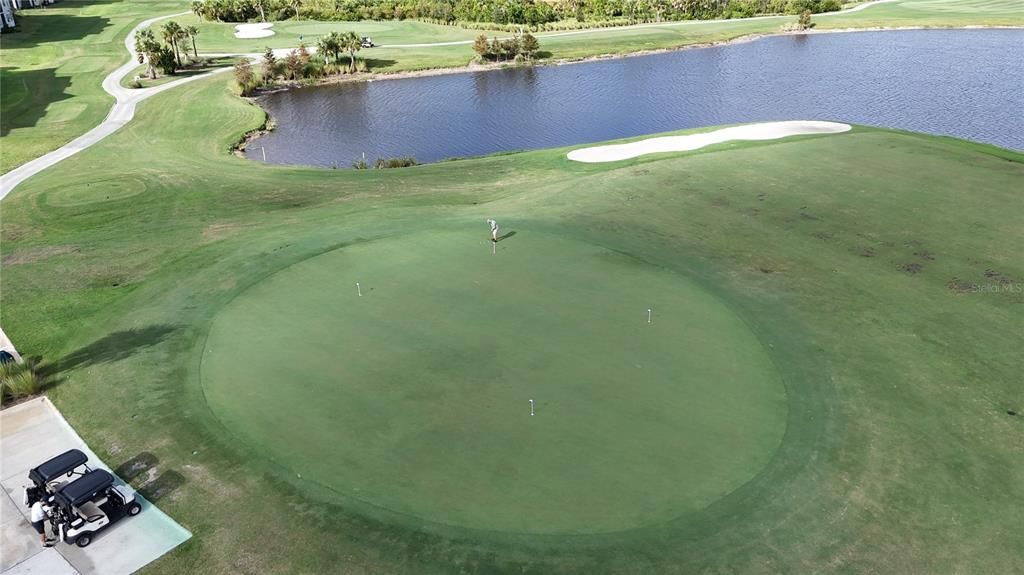 合同活跃: $279,900 (2 贝兹, 2 浴室, 1124 平方英尺)