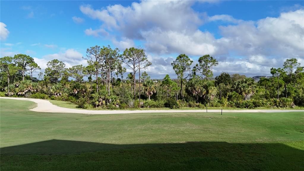 合同活跃: $279,900 (2 贝兹, 2 浴室, 1124 平方英尺)