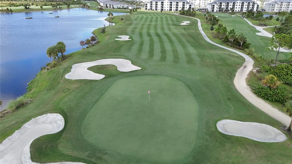 合同活跃: $279,900 (2 贝兹, 2 浴室, 1124 平方英尺)