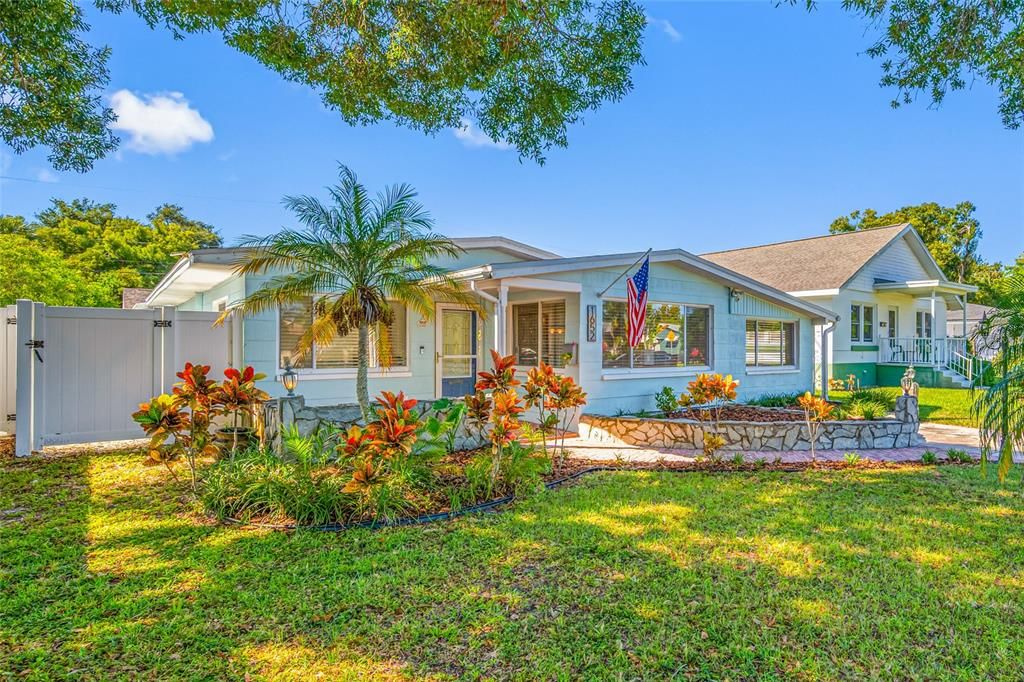 Recently Sold: $445,000 (2 beds, 2 baths, 1347 Square Feet)