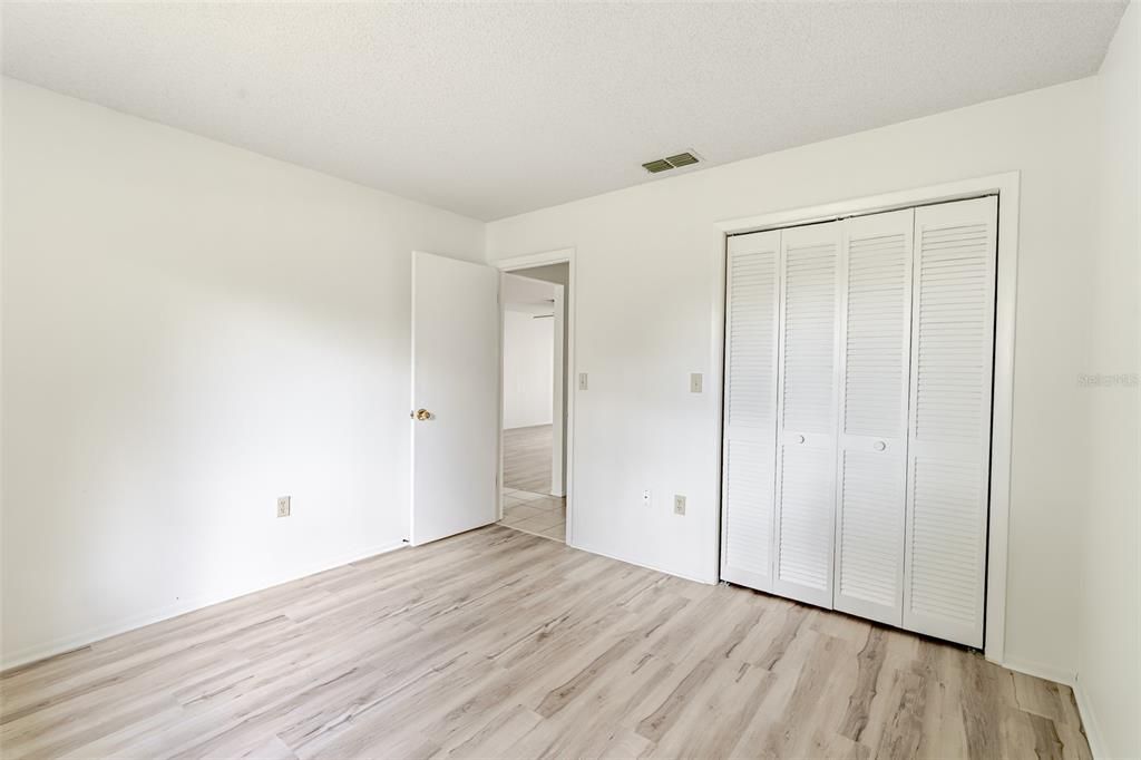 待售: $147,000 (2 贝兹, 2 浴室, 1029 平方英尺)