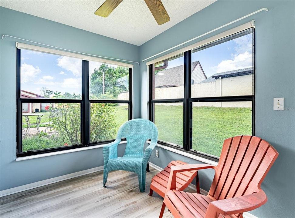 待售: $147,000 (2 贝兹, 2 浴室, 1029 平方英尺)