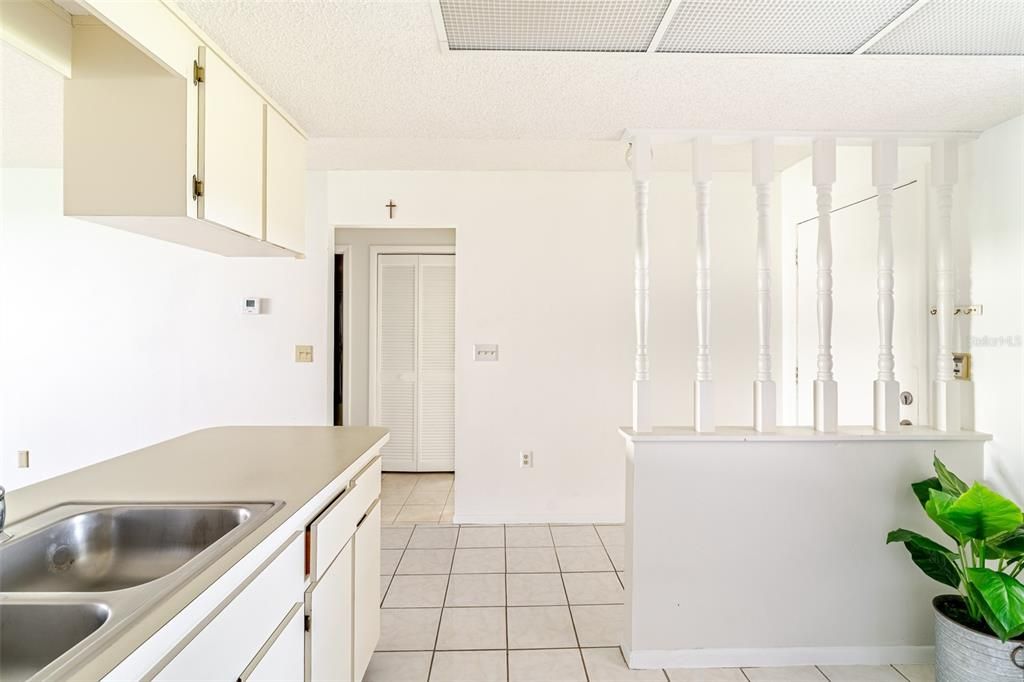 待售: $147,000 (2 贝兹, 2 浴室, 1029 平方英尺)