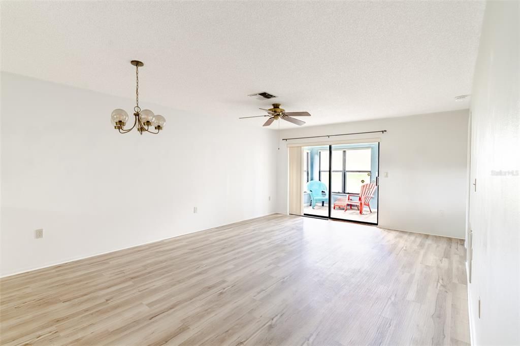 待售: $147,000 (2 贝兹, 2 浴室, 1029 平方英尺)