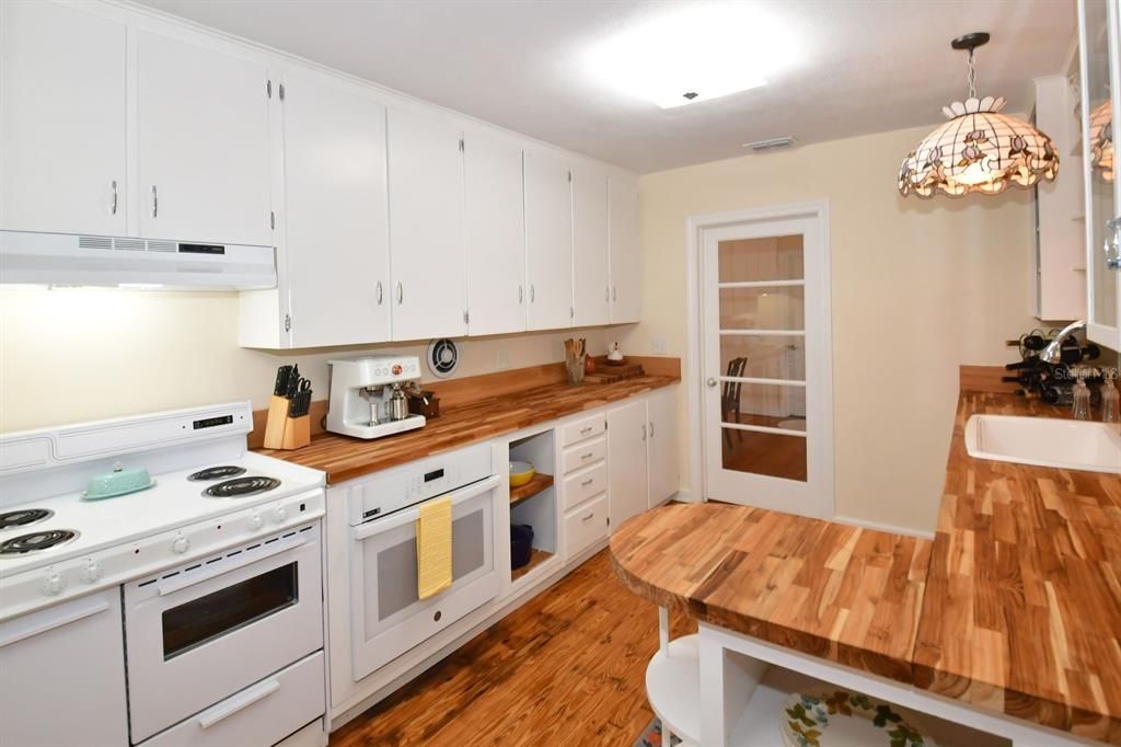 For Sale: $795,000 (2 beds, 2 baths, 1691 Square Feet)