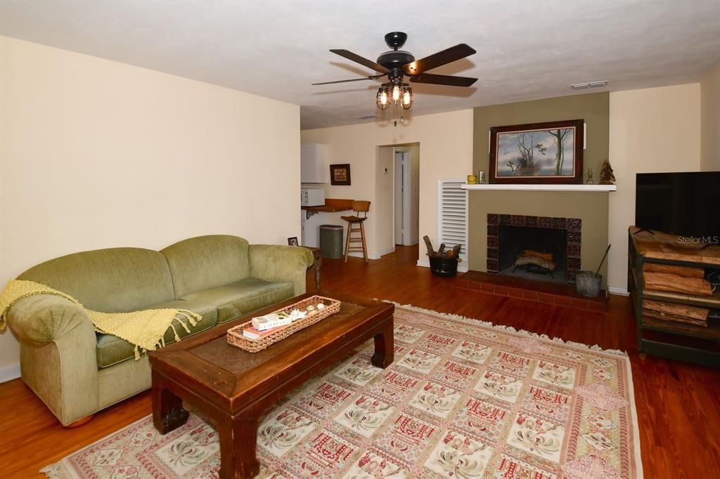 For Sale: $795,000 (2 beds, 2 baths, 1691 Square Feet)