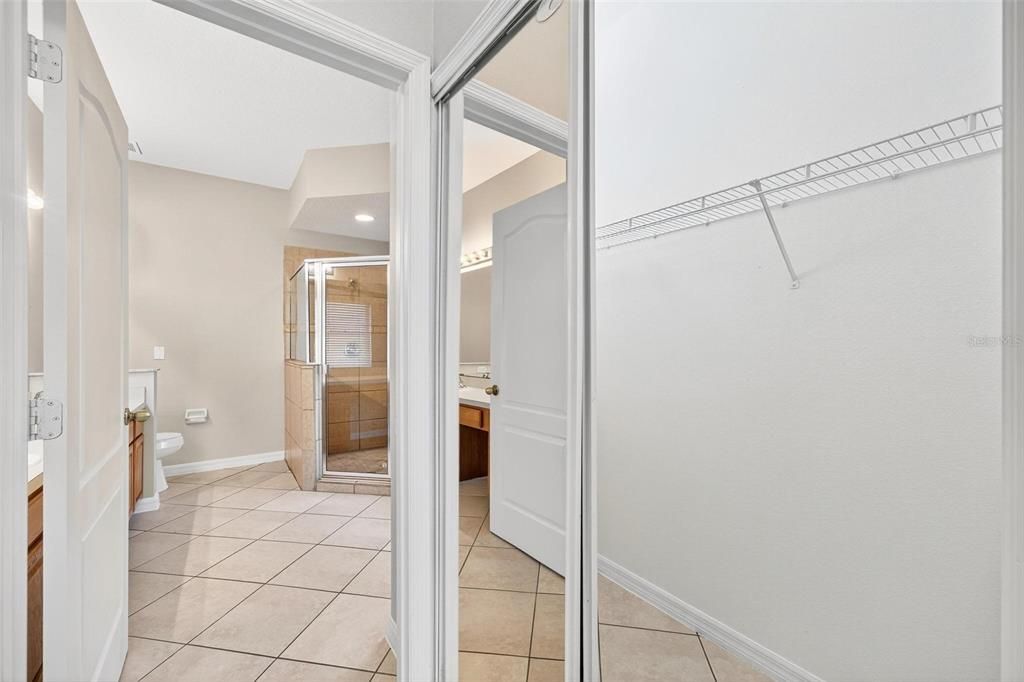 合同活跃: $289,900 (3 贝兹, 2 浴室, 1601 平方英尺)