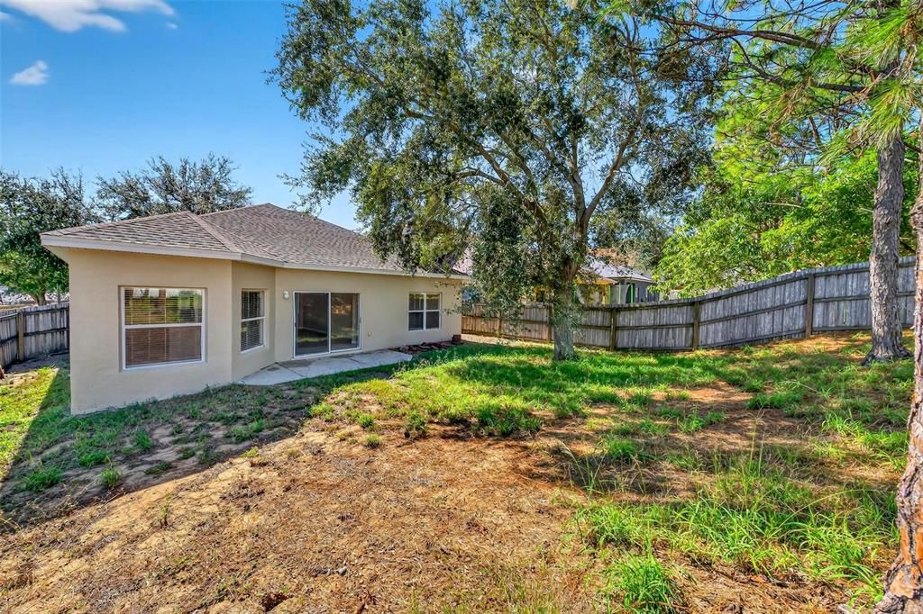 合同活跃: $289,900 (3 贝兹, 2 浴室, 1601 平方英尺)