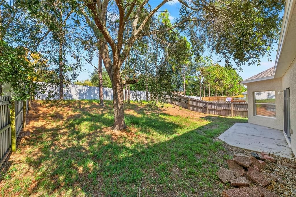 合同活跃: $289,900 (3 贝兹, 2 浴室, 1601 平方英尺)