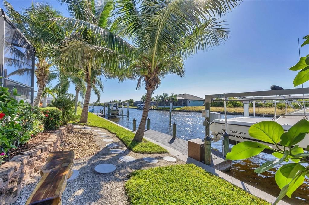 En Venta: $899,000 (3 camas, 3 baños, 2041 Pies cuadrados)