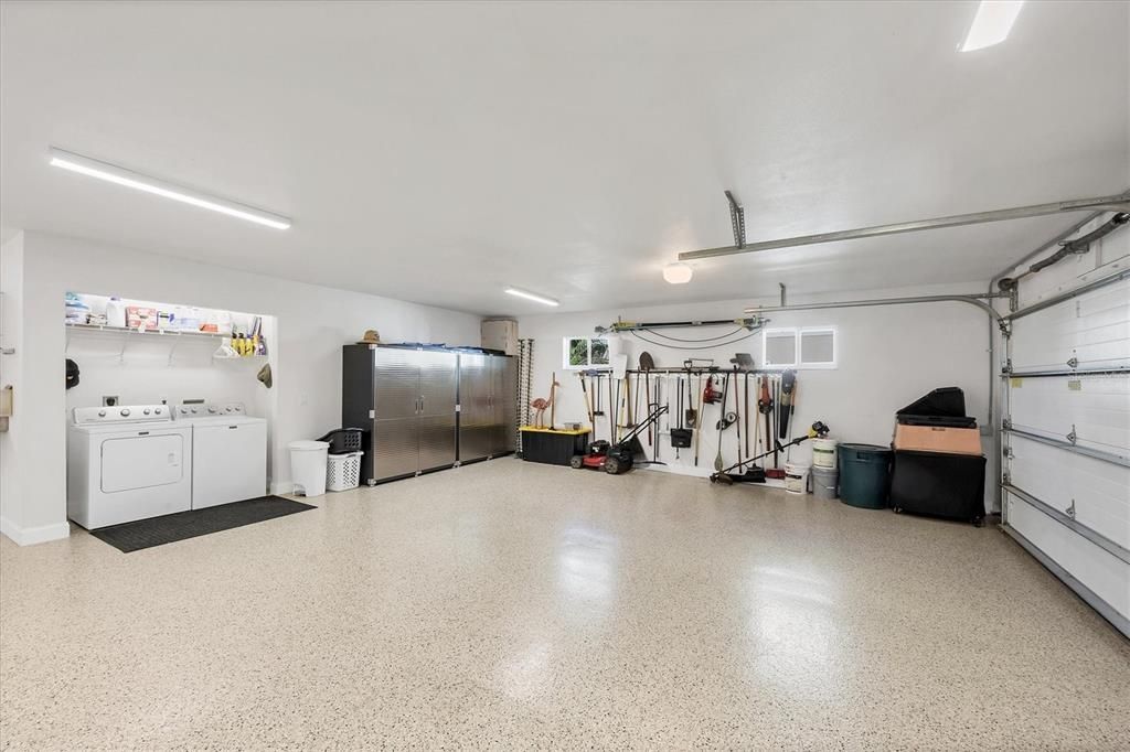 En Venta: $899,000 (3 camas, 3 baños, 2041 Pies cuadrados)