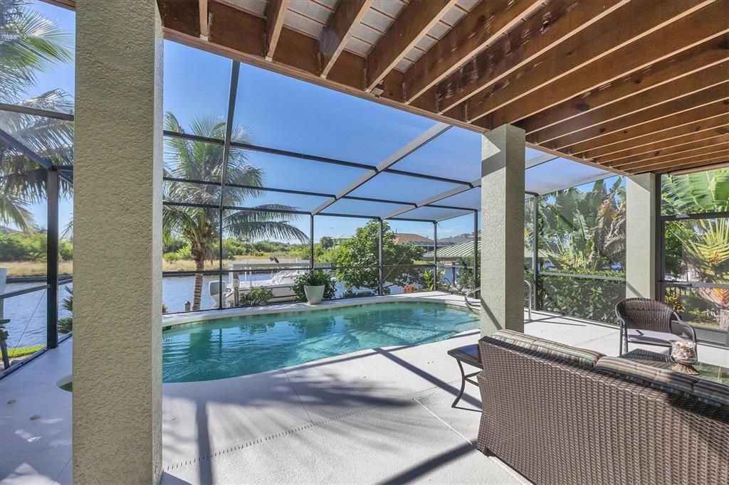 En Venta: $899,000 (3 camas, 3 baños, 2041 Pies cuadrados)