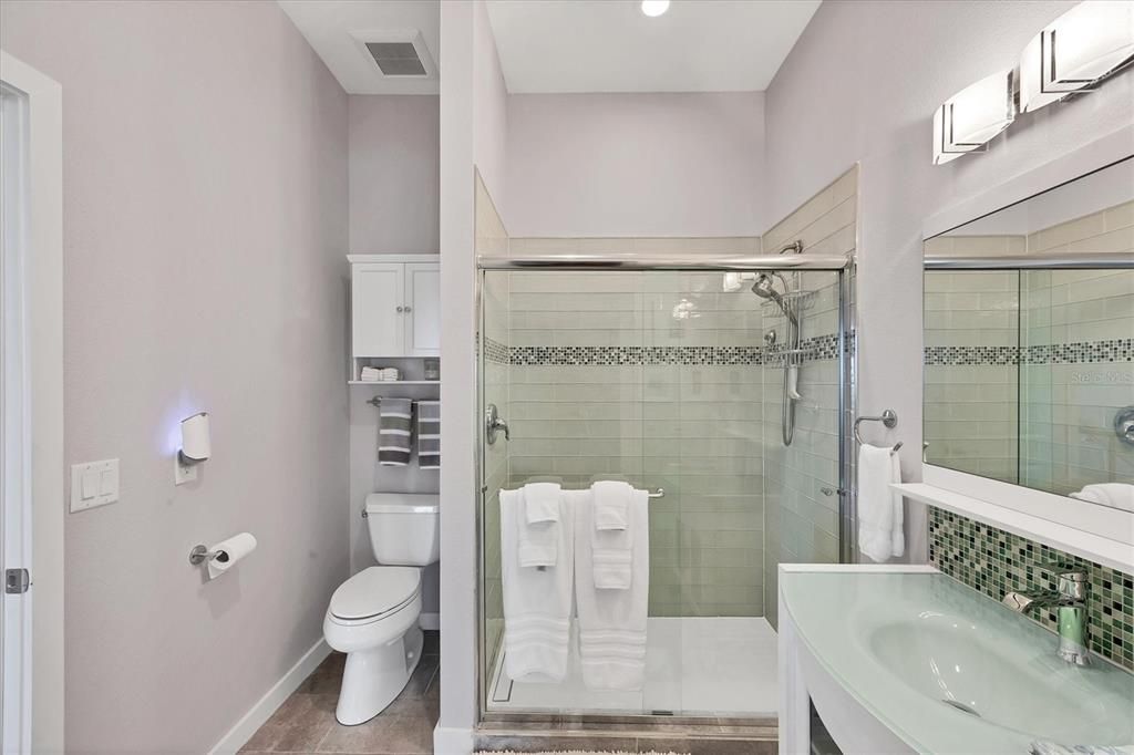 En Venta: $899,000 (3 camas, 3 baños, 2041 Pies cuadrados)